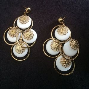 White Dangle Mod Earrings, Mod Lucite Earrings